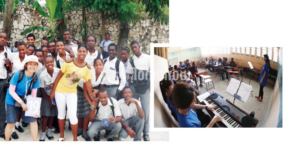 ▲ 제 1회 아이티 영어 캠프에서 우리반 아이들과(맨 아래에 오른쪽에서 두번째 앉아있는 학생이 알리).클래식 음악을 접할 기회가 없는 학생들에게 캠프 기간 중 공연을 통해서 음악을 알려주는 시간도 있었다.