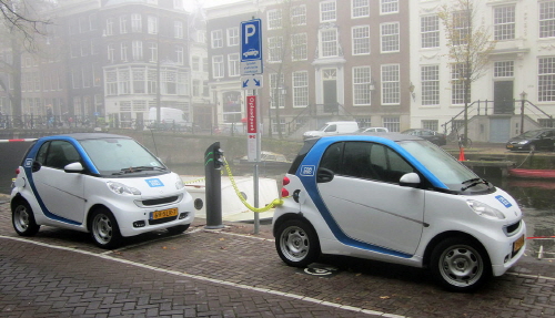네덜란드에서 2025년부터 전기차만 판매가 허용돼 논란이 가열되고 있다. 사진출처=위키피디아