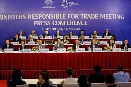 올해 5월 베트남 APEC 2017 통상장관 회의 및 기자회견 모습(사진 Bloomberg)