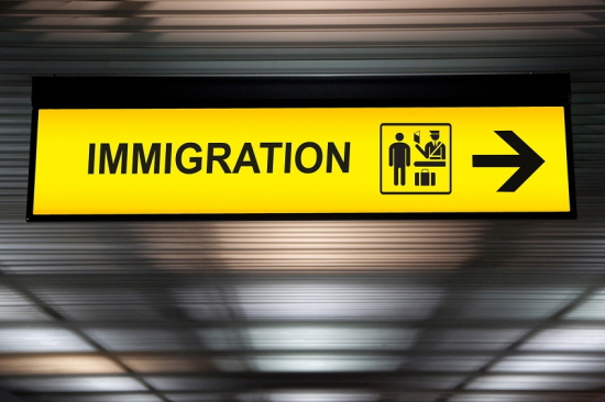 호주정부가 지방에 정착한 기술 이민자들의 대도시 전입을 방지하기 위해 이민규정을 변경하는 것을 검토 중인 것으로 확인됐다.