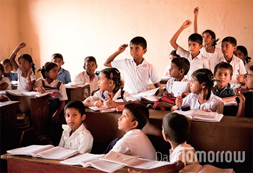 인도 초등학교의 학생들. 학구열이 대단하다.