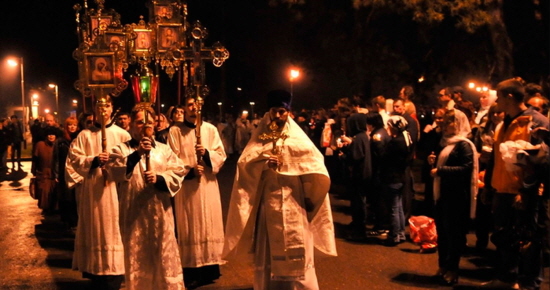 부활절 전야제 행사에서 러시아정교 사제들이 행진하고 있다.ⓒ모스크바정교회 공식 홈페이지