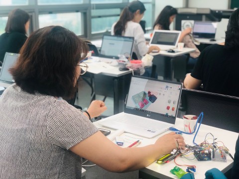 충남대 WISET 사업단이 3D프린팅+아두이노 전문강사 양성교육을 성황리에 마쳤다.사진=충남대