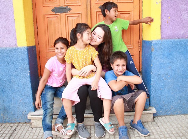 어린이 아카데미에 참석한 아이들과 함께 아르헨티나 유명지인 ‘라보카La Boca’에 소풍을 다녀왔다.