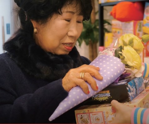 박막례 할머니 Korea Grandma 채널 ‘가난했던 그 시절엔 못줬어, 아들 딸 놀래킨 할머니의 선물’편 중에서