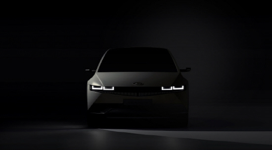 현대자동차가 전용 전기차 브랜드 아이오닉의 첫 번째 모델인 아이오닉5의 티저 이미지를 13일(수) 최초로 공개했다. 사진=현대차 제공
