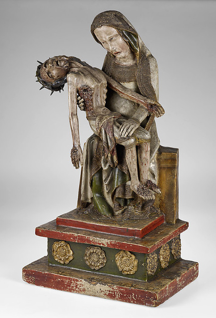‘뢴트겐 피에타’, 작가 미상, 1300년경, 채색목조, 높이86cm, 라인강 주립박물관. 사진 위키미디어커먼스