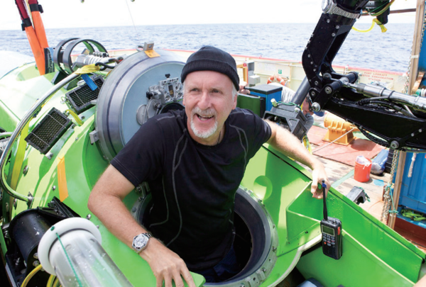 마리아나 해구의 비티아즈 해연 탐사를 무사히 끝내고 귀환한 제임스 카메론의 얼굴이 무척  밝다.  바닷속 미지의 세계를 다큐멘터리 ‘딥씨 챌린지’에 담았다.