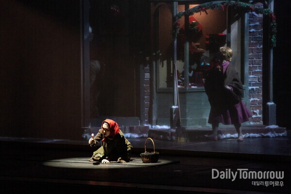 그라시아스합창단의 연말 공연 '크리스마스 칸타타' 2막의 한 장면. 사진 박법우 기자