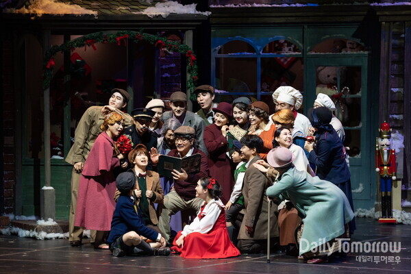 그라시아스합창단의 연말 공연 '크리스마스 칸타타' 2막의 한 장면. 사진 박법우 기자